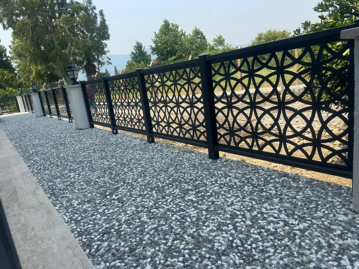 CNC lazer ve alüminyum balkon korkuluğu uygulaması — Edremit